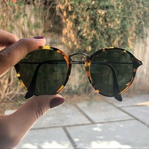 Authentic Ray-Ban Round Fleck Sunglasses
